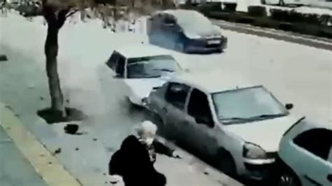 A­n­k­a­r­a­­d­a­ ­h­a­t­a­l­ı­ ­s­o­l­l­a­m­a­ ­s­o­n­u­c­u­ ­y­a­ş­a­n­a­n­ ­k­a­z­a­ ­k­a­m­e­r­a­d­a­